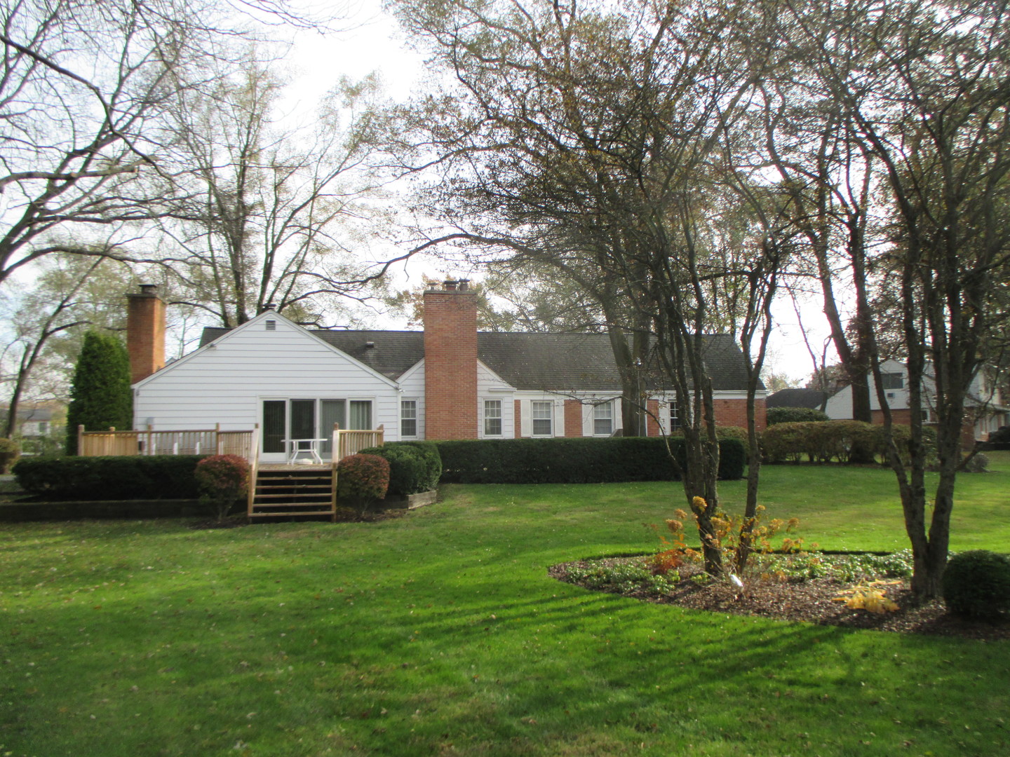 210 Coach Road, NORTHFIELD, Illinois 60093 Blue Fence