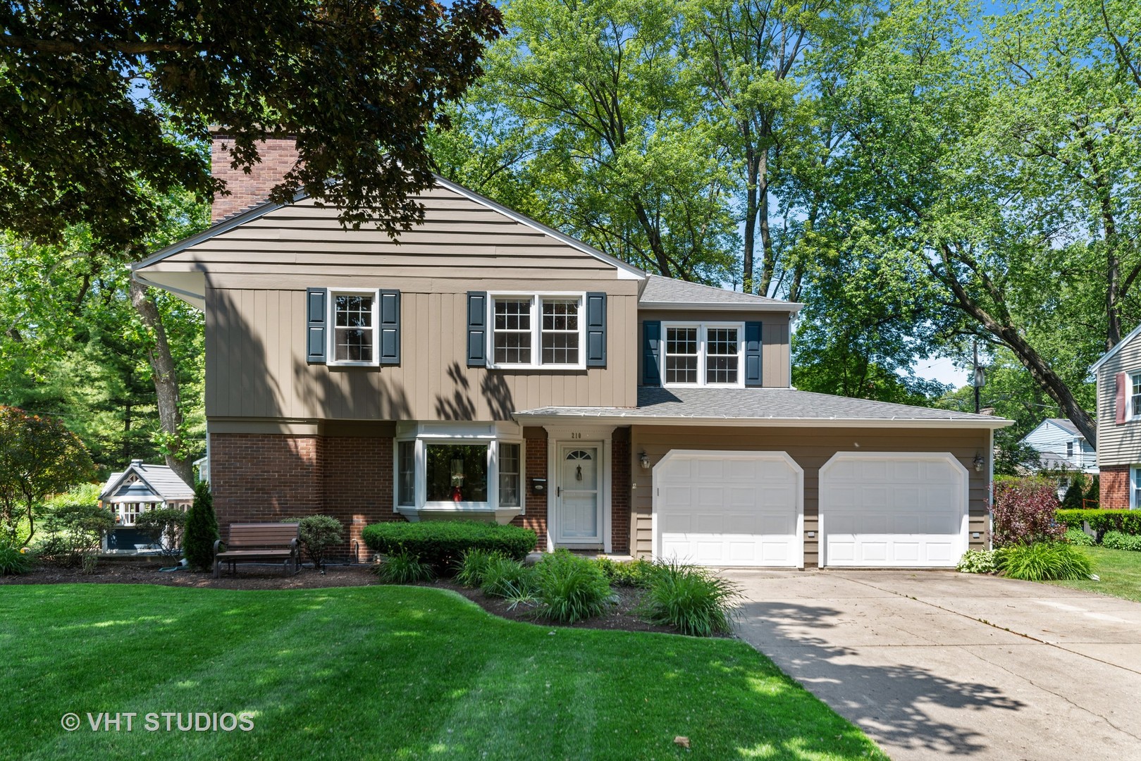 Homes for sale in the Stonegate subdivision Arlington Heights