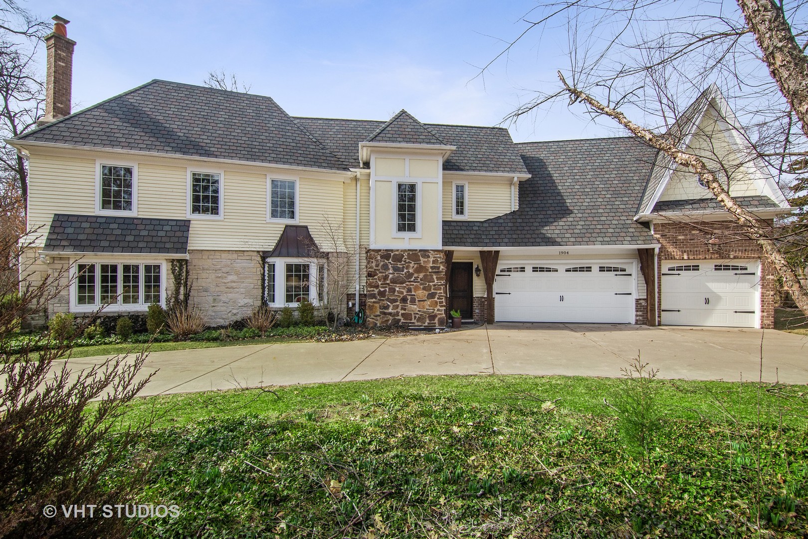 Homes for sale in the Glen Oak Acres subdivision Glenview, Illinois