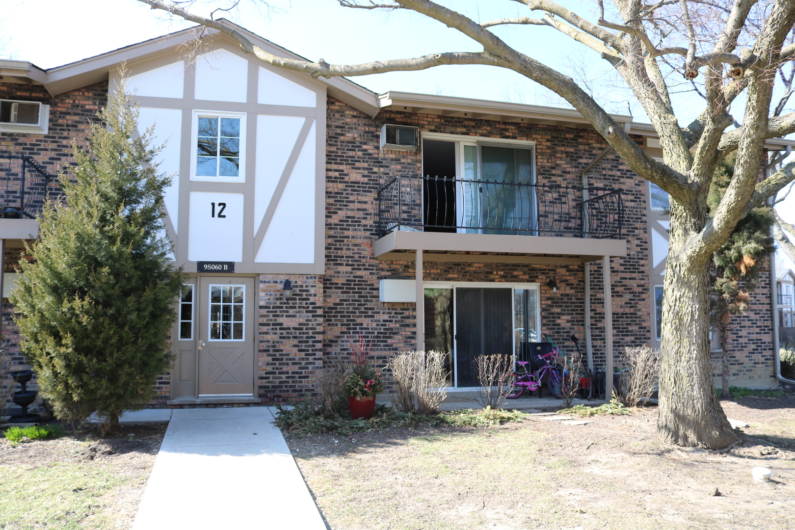 Homes for sale in the Stratford Green subdivision Willowbrook