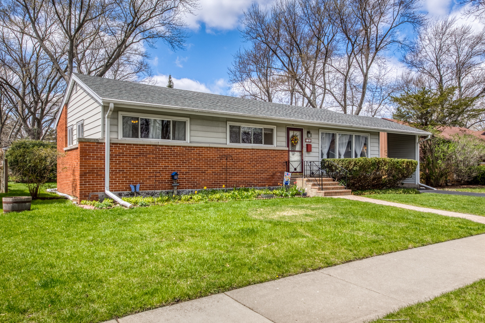 726 N Gibbons Avenue, Arlington Heights, Il 60004