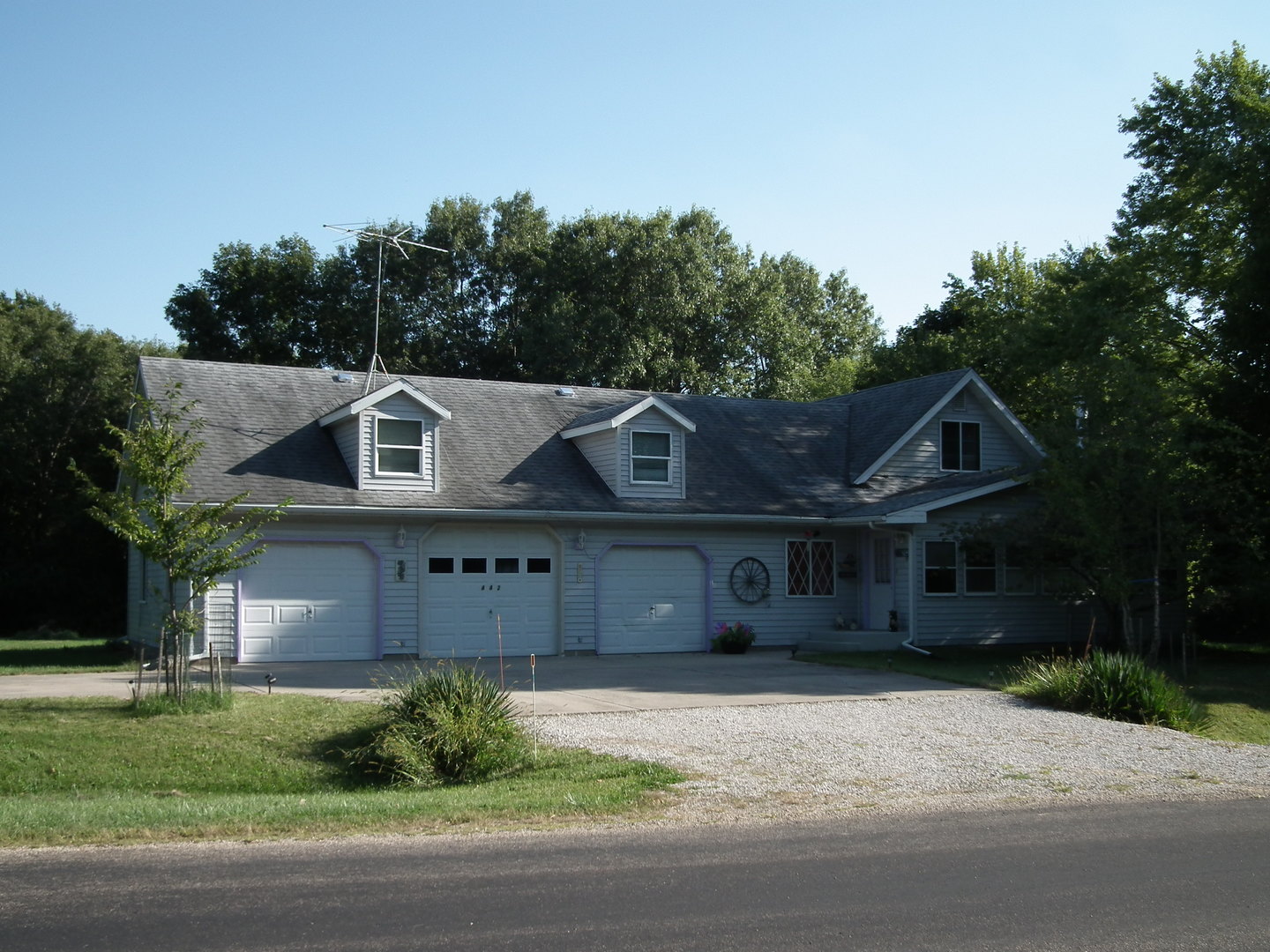 Homes for sale in the Lake Thunderbird subdivision Putnam, Illinois