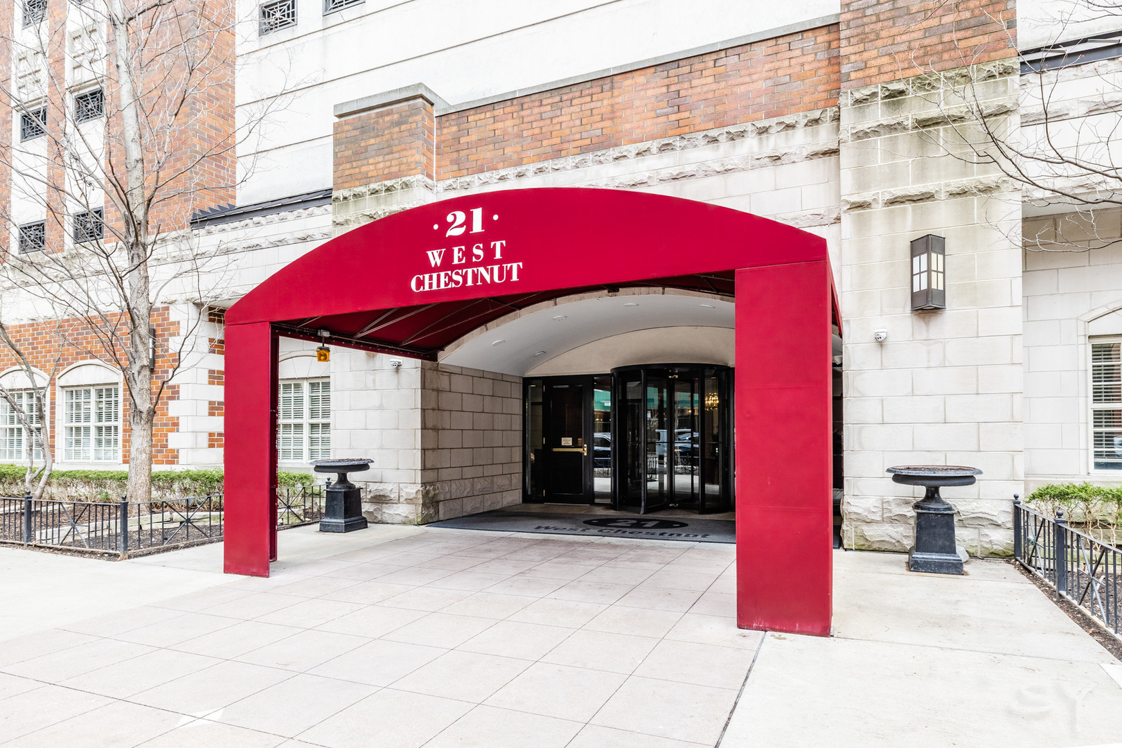 21 W. Chestnut #907