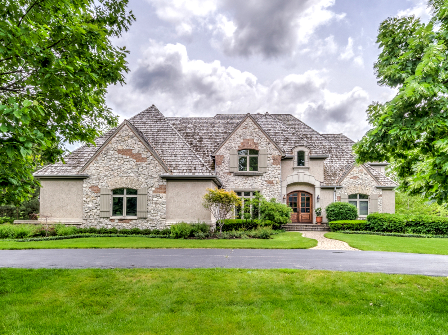 Homes for sale in the Royal Melbourne subdivision Long Grove