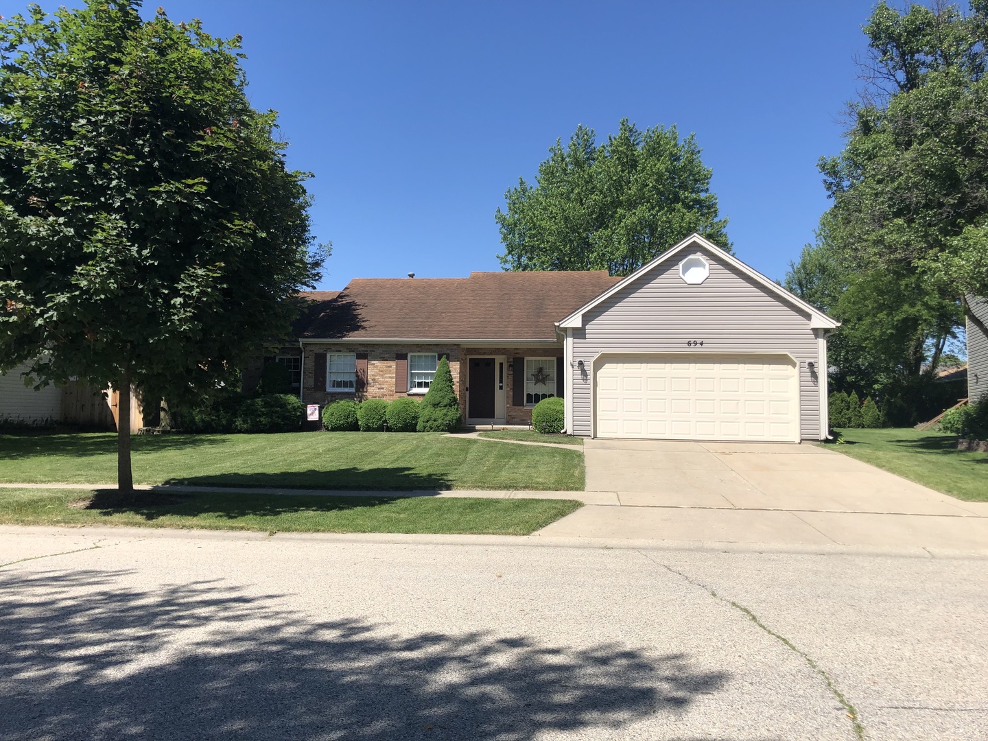 Homes for sale in the Valley Creek subdivision Elgin, Illinois Real