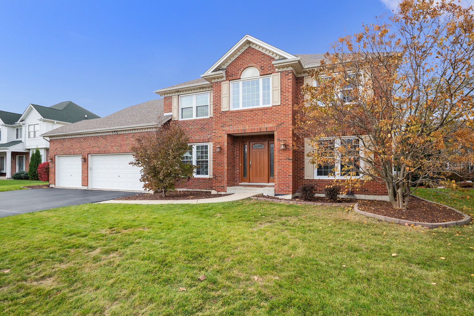 758 Pinecreek, North Aurora, Illinois