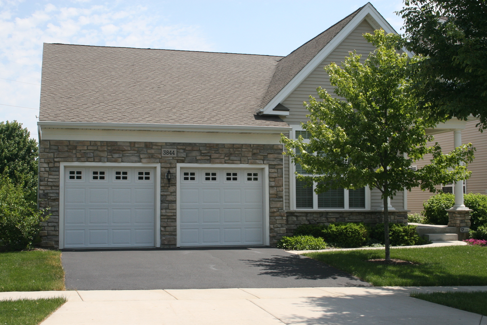 3844 Valhalla, ELGIN, Illinois