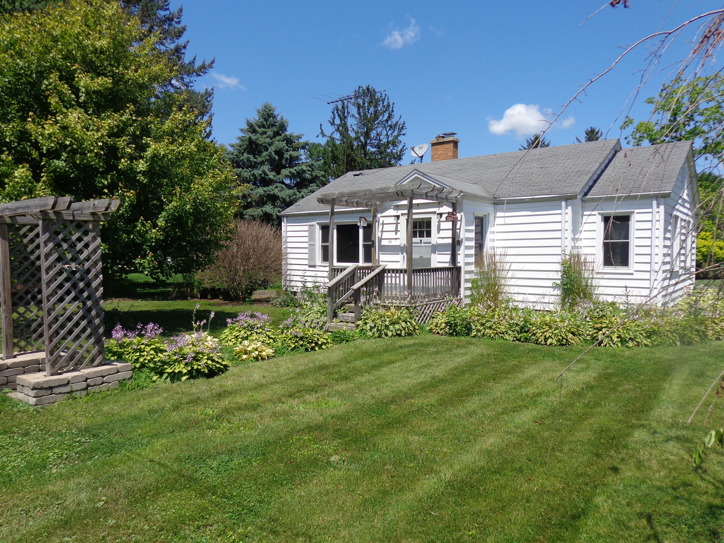 711 Elm, Maple Park, Illinois