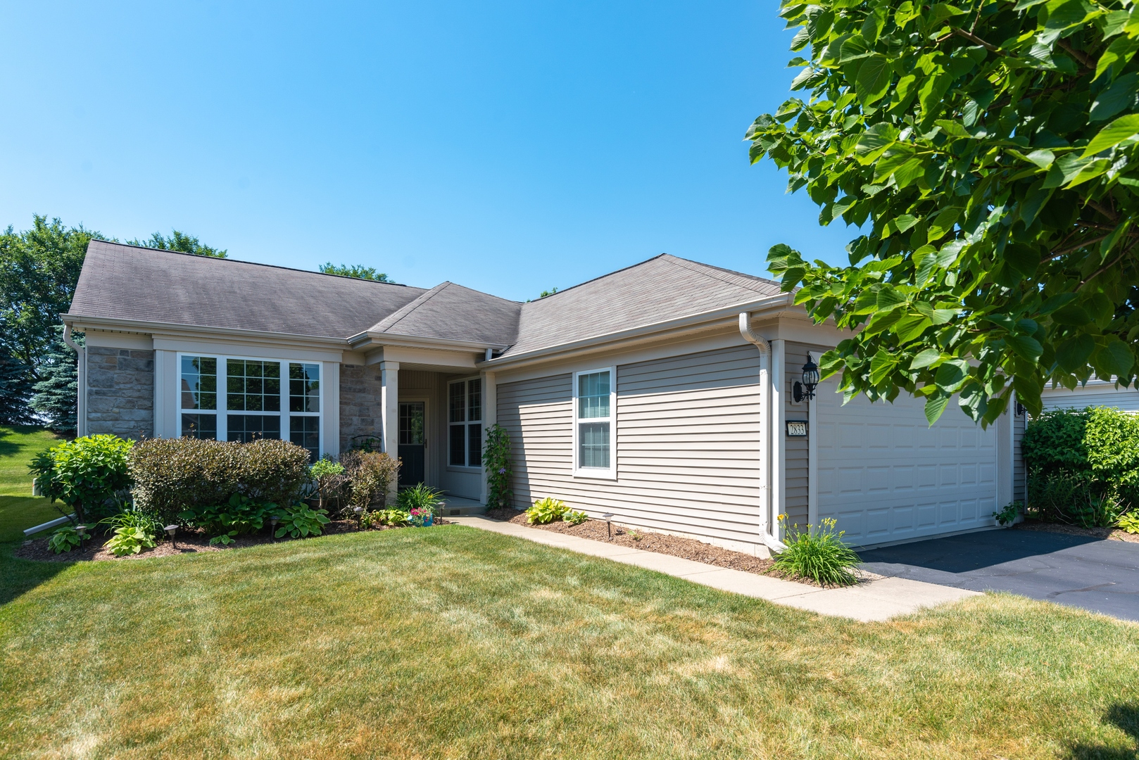 Homes for sale in the Edgewater By Del b subdivision Elgin