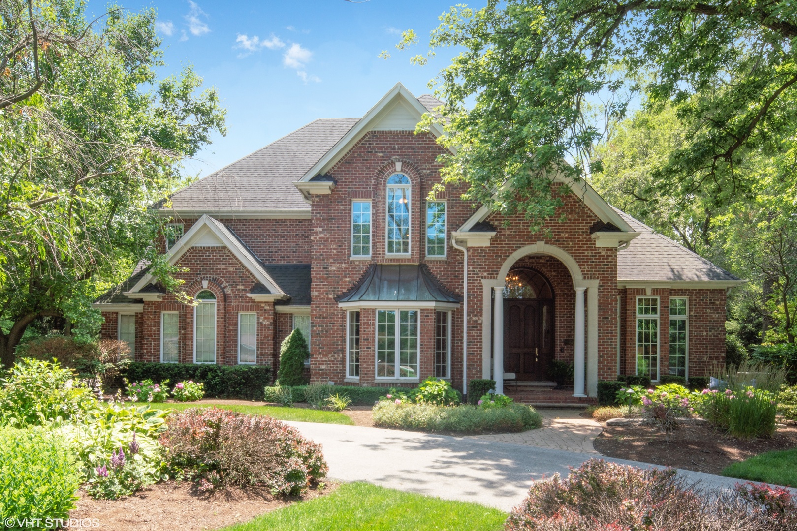 4 bedroom Homes for sale in Willowbrook, Illinois Willowbrook MLS