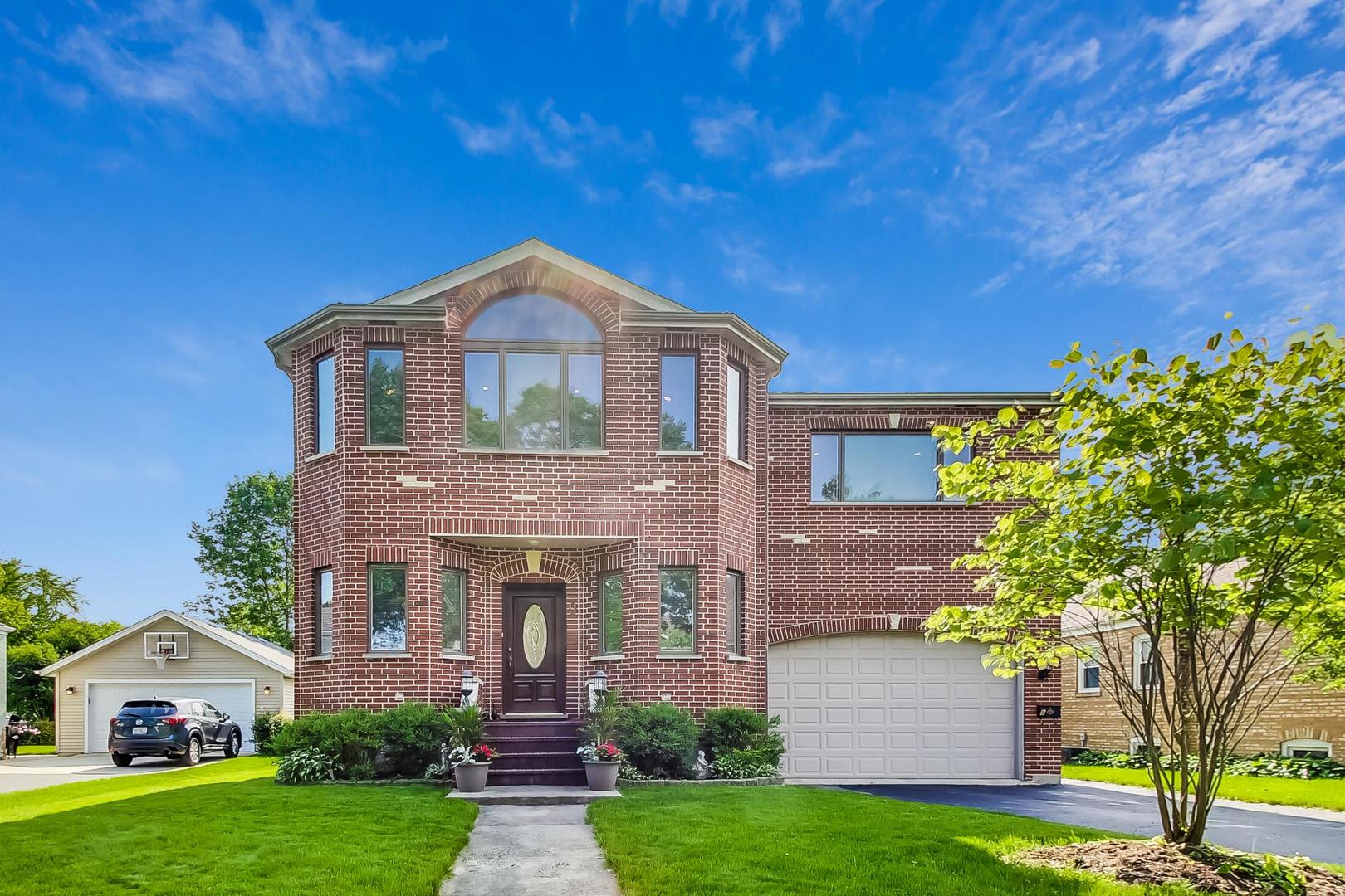 Luxury Homes for sale in Clarendon Hills, Illinois Clarendon Hills