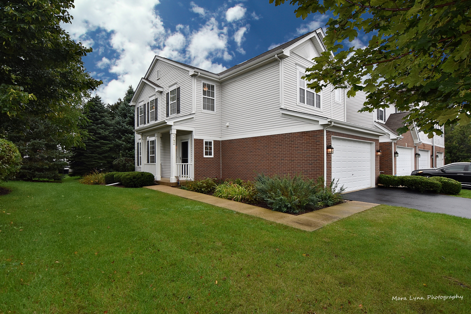 342 Larsdotter, Geneva, Illinois