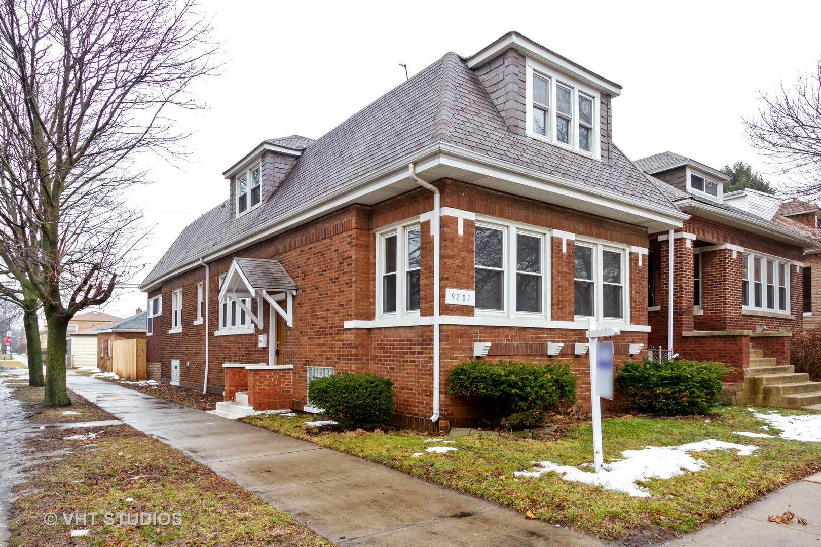 Pill Hill Real Estate & Pill Hill Chicago Information