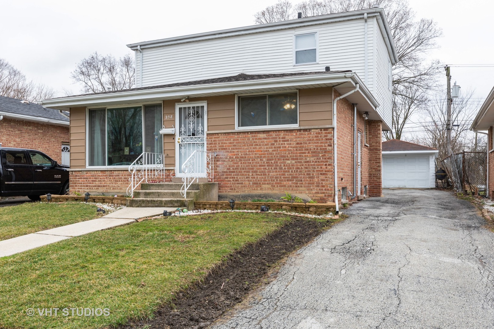 4 bedroom Homes for sale in Chicago Heights, Illinois Chicago Heights