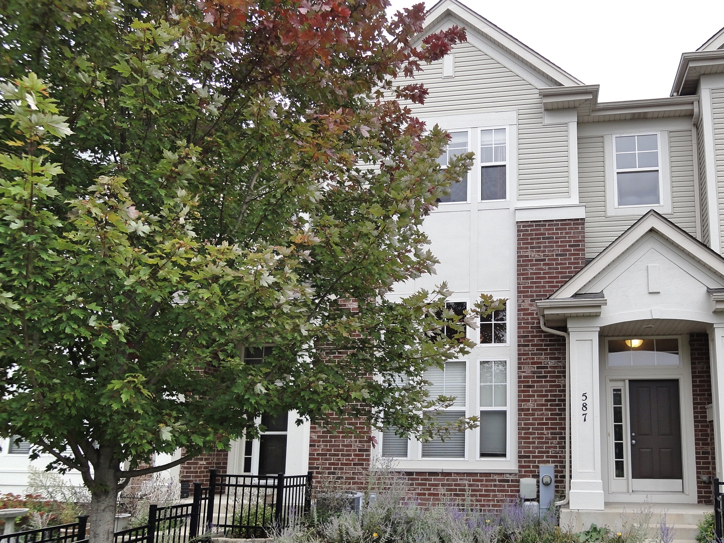 587 Grosvenor, AURORA, Illinois