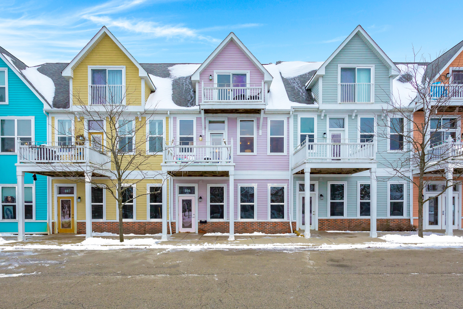 Homes for sale in the Hometown subdivision Aurora, Illinois Real Estate