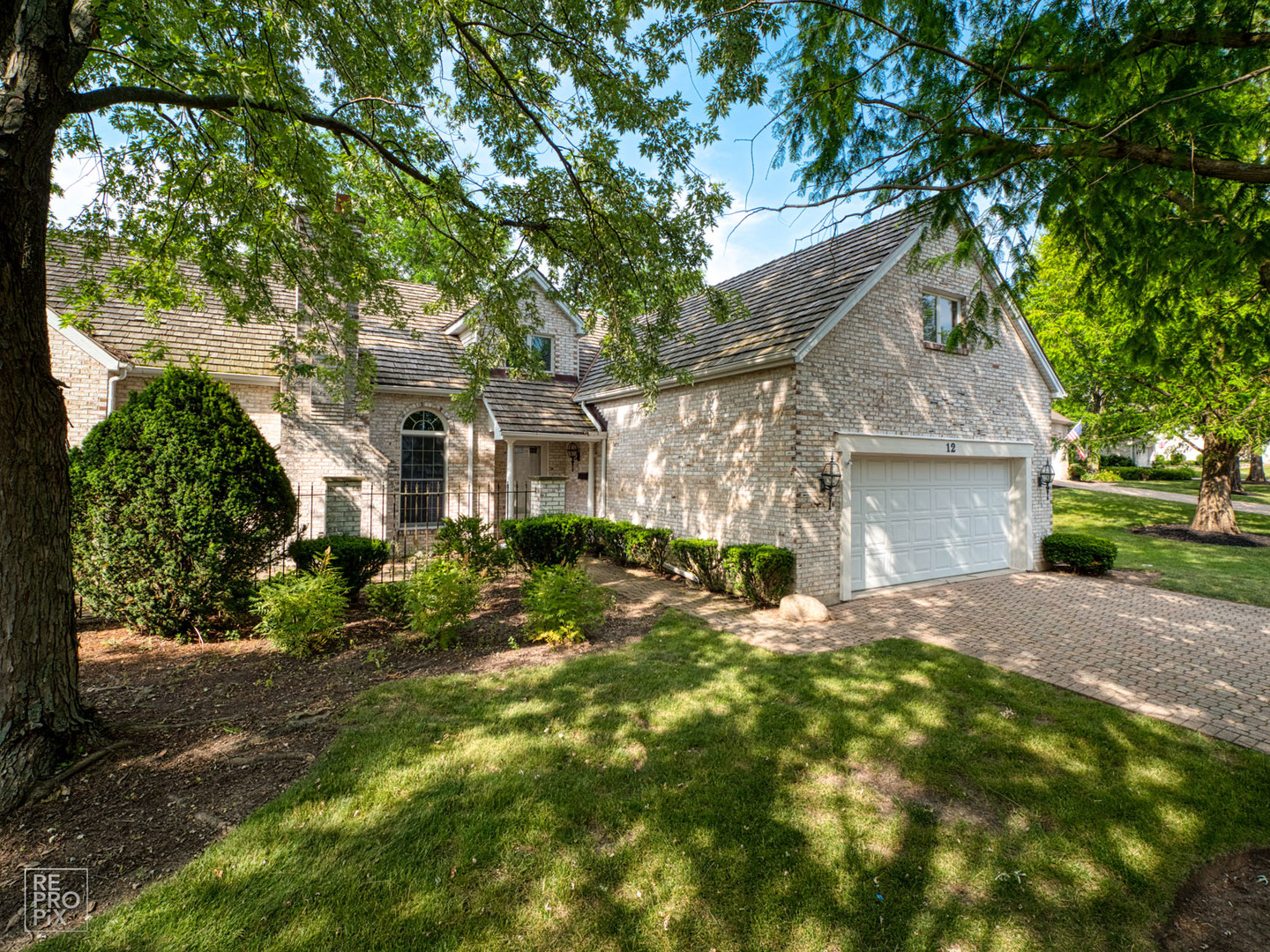 12 Hillcrest, Sugar Grove, Illinois
