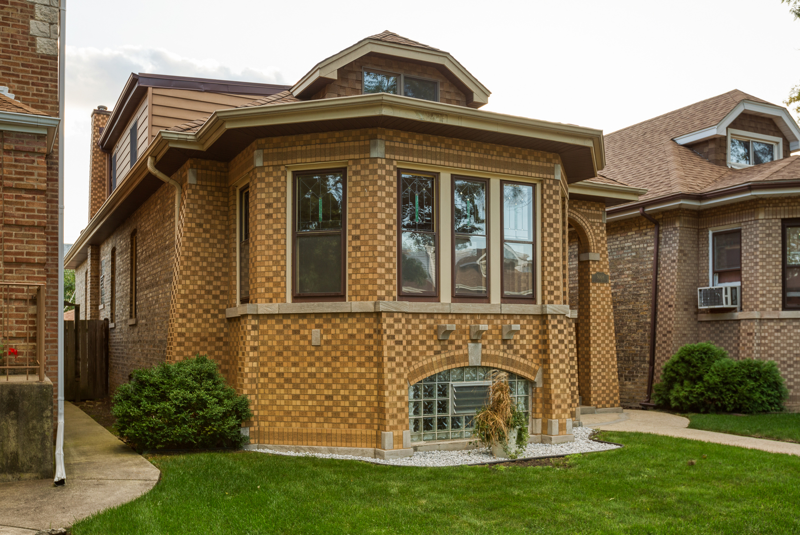 Homes for sale in the Mayfair subdivision Chicago, Illinois Real Estate