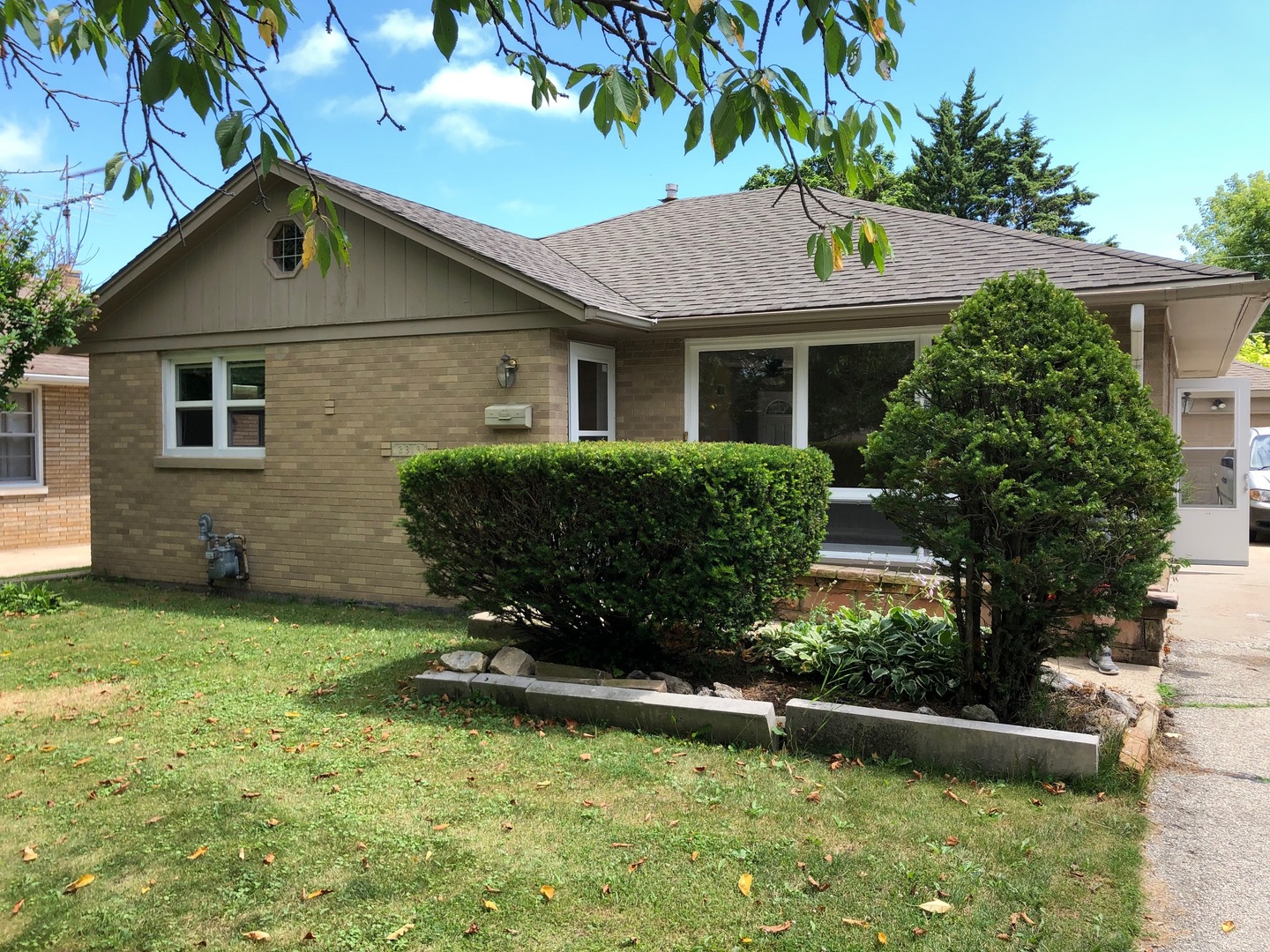 2 bedroom Homes for sale in Waukegan, Illinois | Waukegan MLS