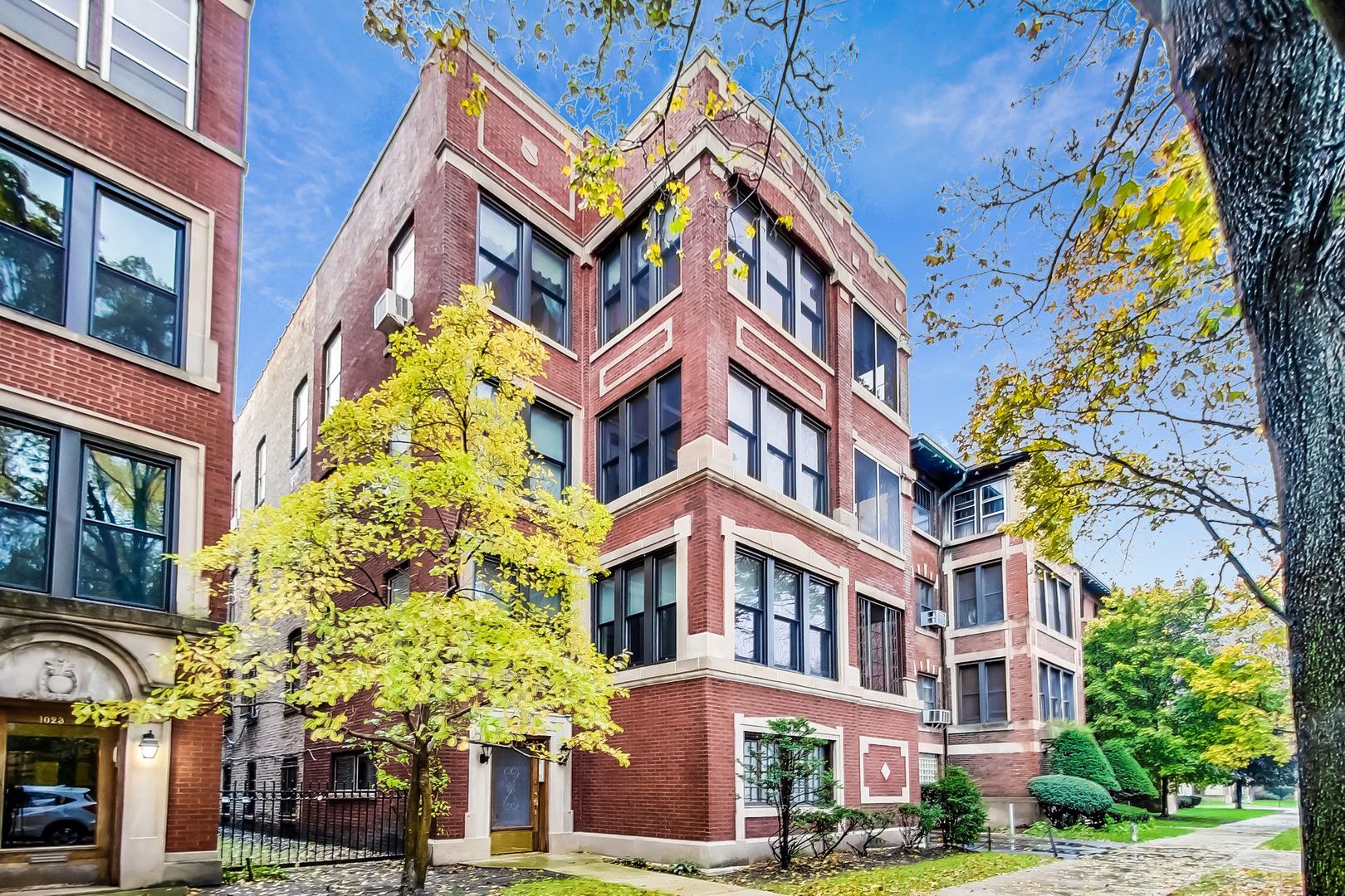 Hyde Park Real Estate & Hyde Park Chicago Information