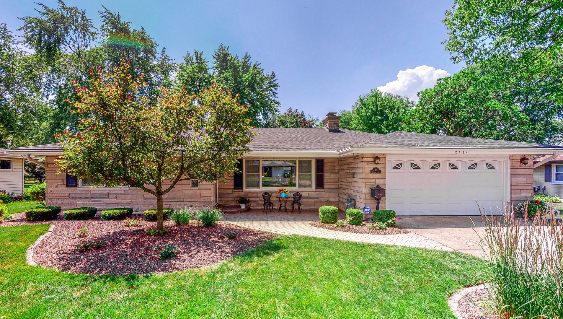 Homes for sale in the Cherry Hill subdivision Joliet, Illinois Real