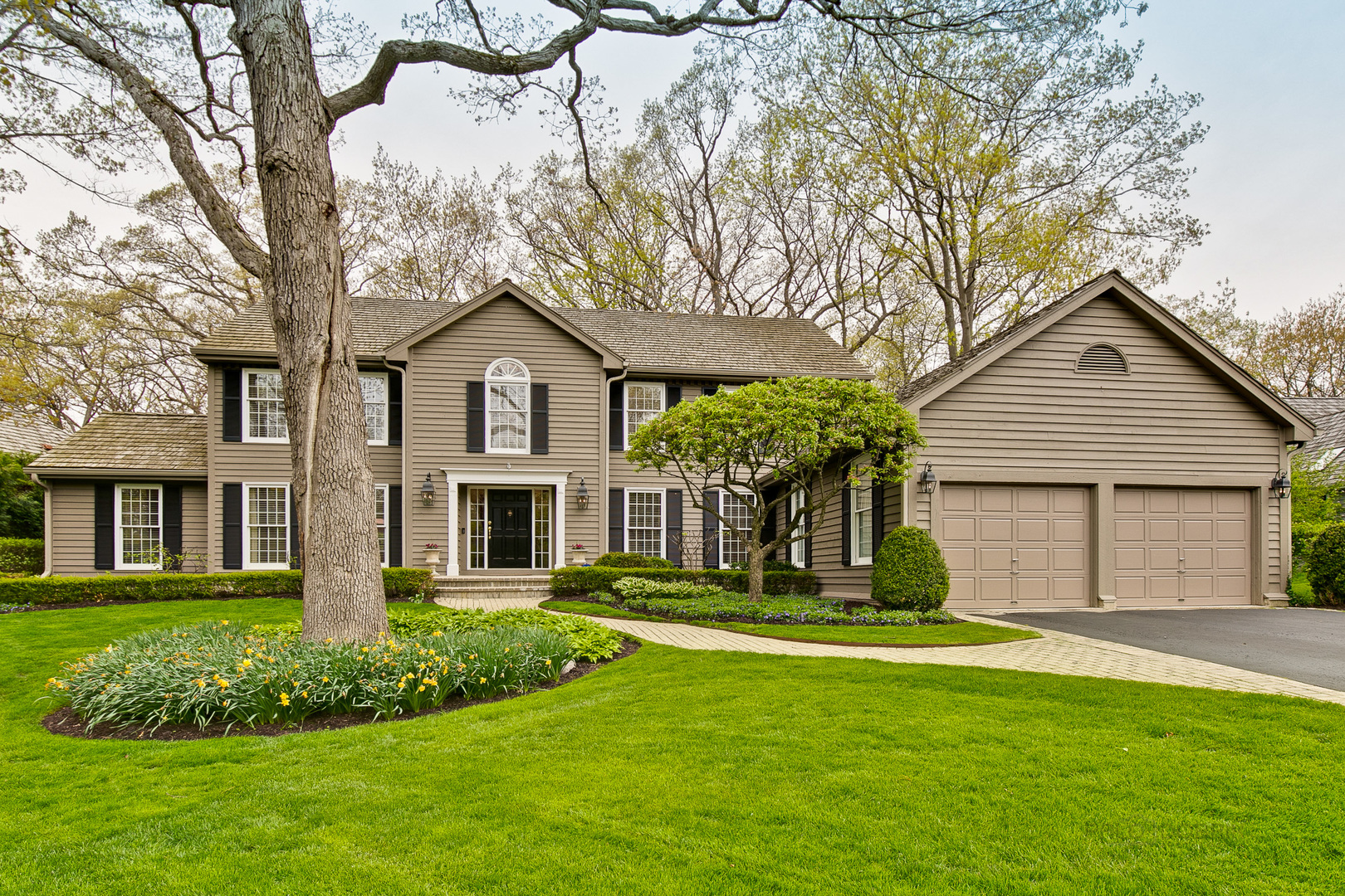 Homes for sale in the Tangley Oaks subdivision Lake Bluff, Illinois