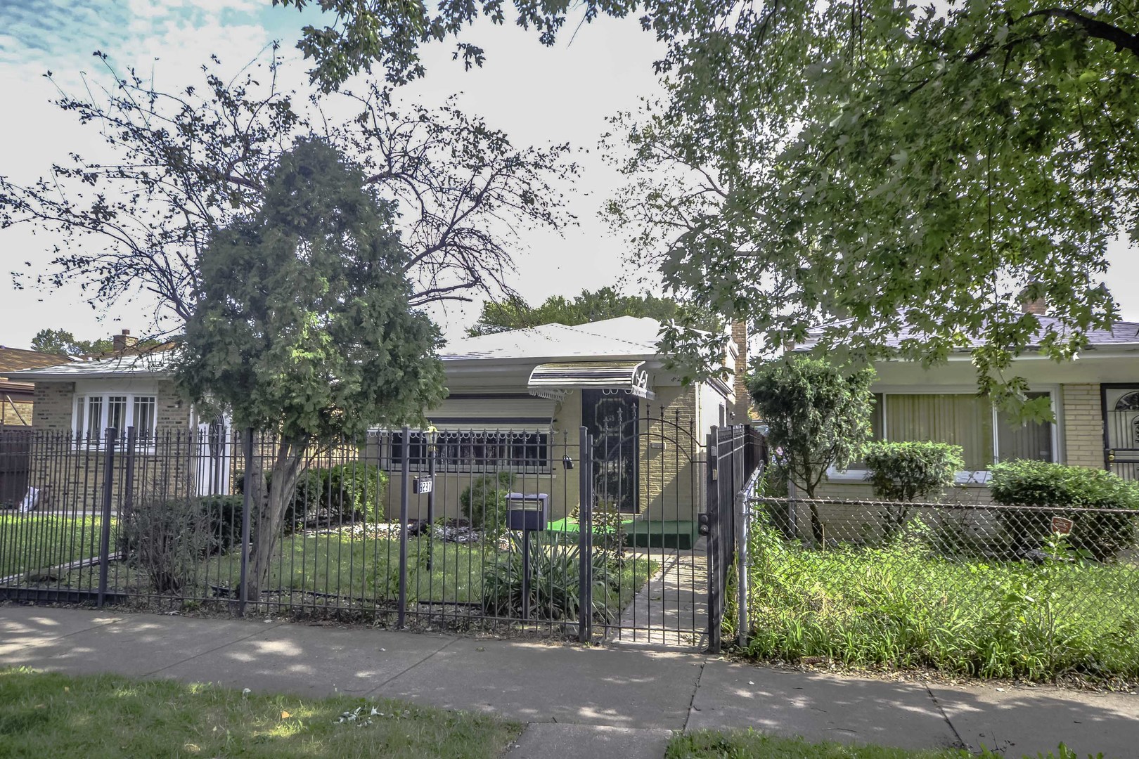 West Chatham Real Estate & West Chatham Chicago Information