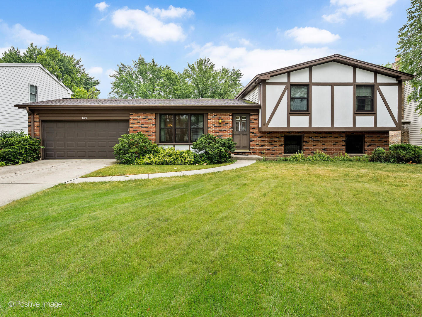 4123 W End Road, Downers Grove, Il 60515