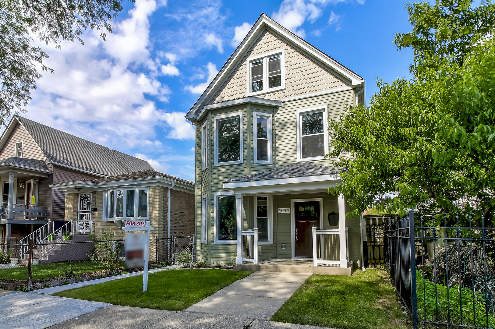 Albany Park Real Estate & Albany Park Chicago Information