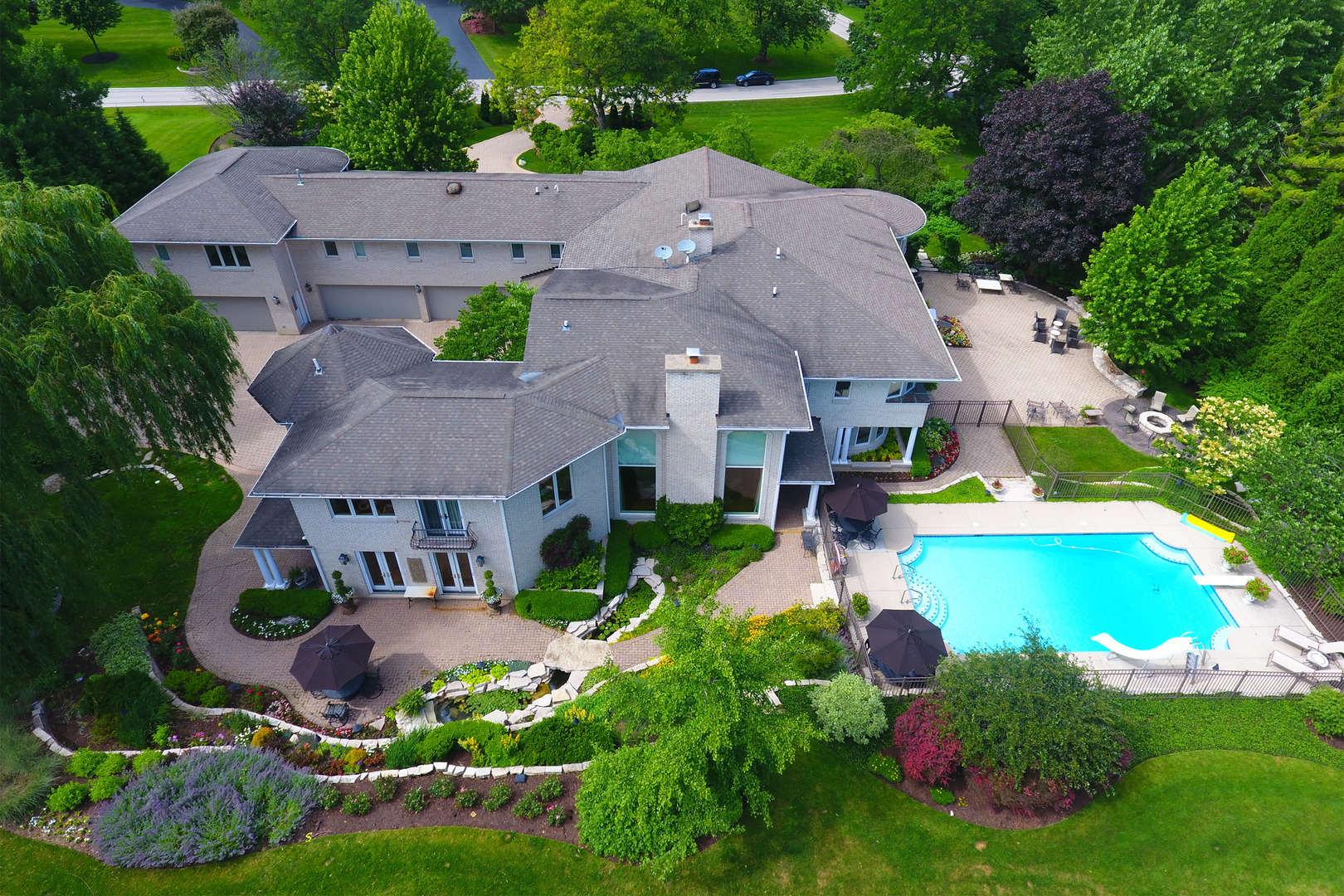 Luxury Homes for sale in Inverness, Illinois Inverness MLS