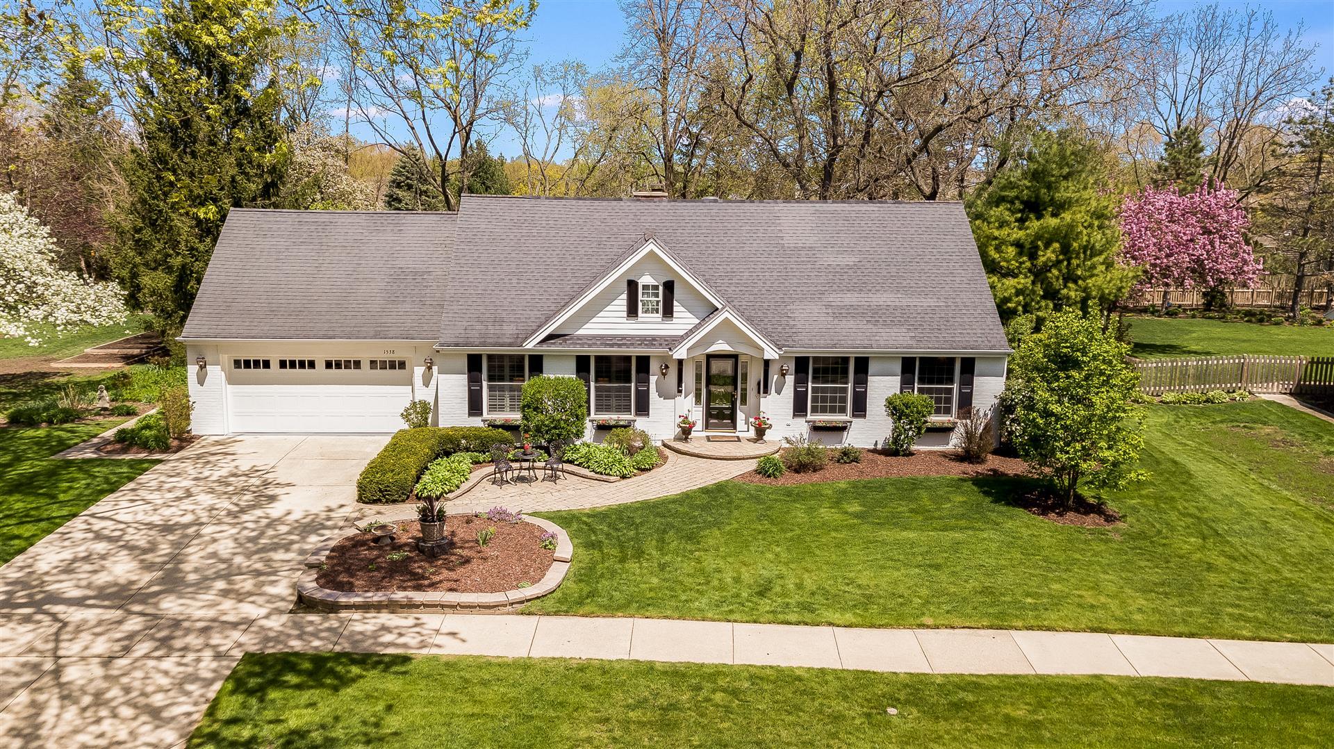 Homes for sale in the Surrey Hill subdivision St. Charles, Illinois