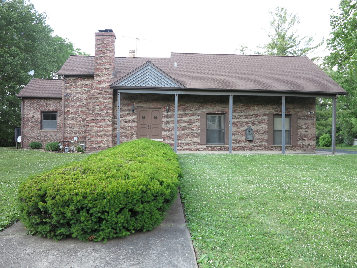 Homes for sale in the Country Club Estates subdivision Long Grove