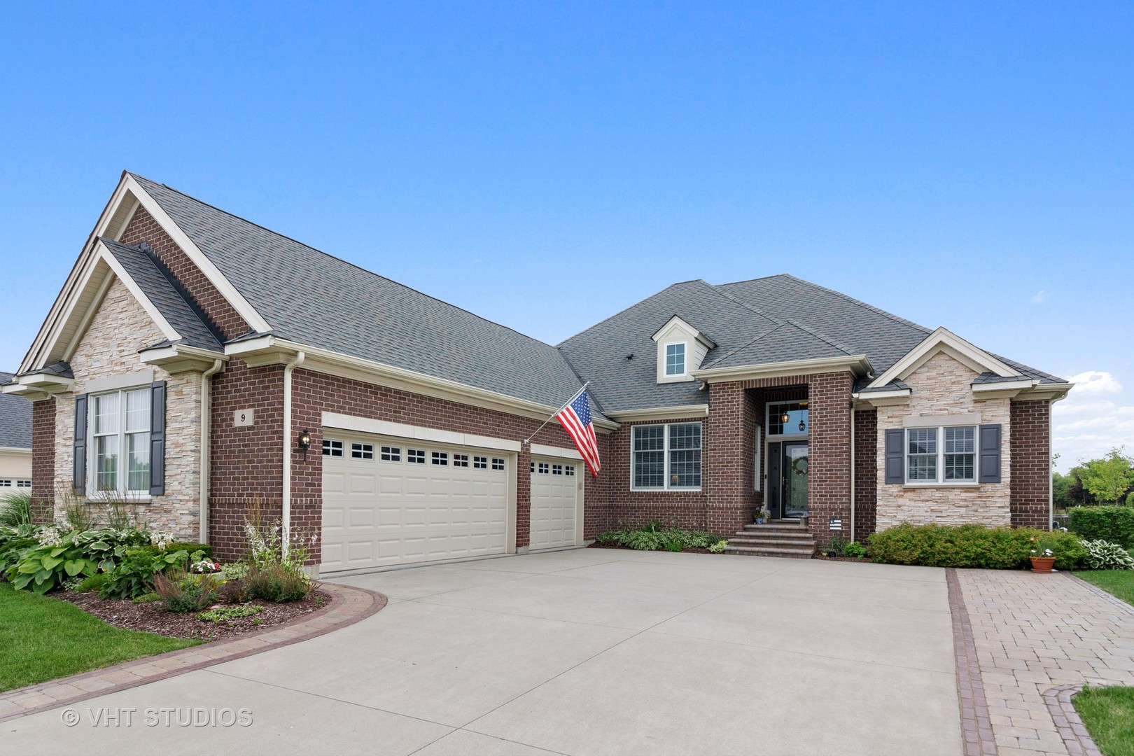 Homes for sale in the REGENCY AT THE WOODS OF SOUTH BARRINGTON