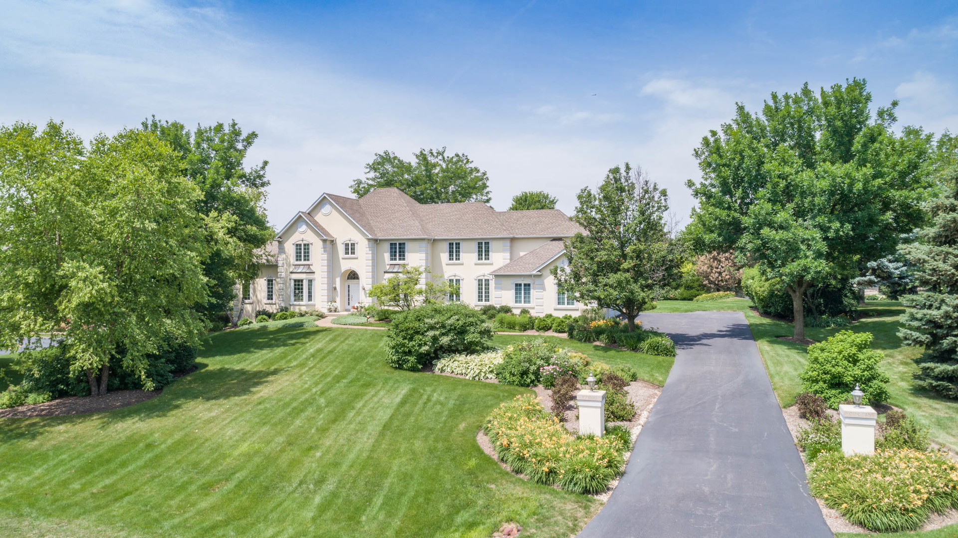10N890 York, Elgin, Illinois