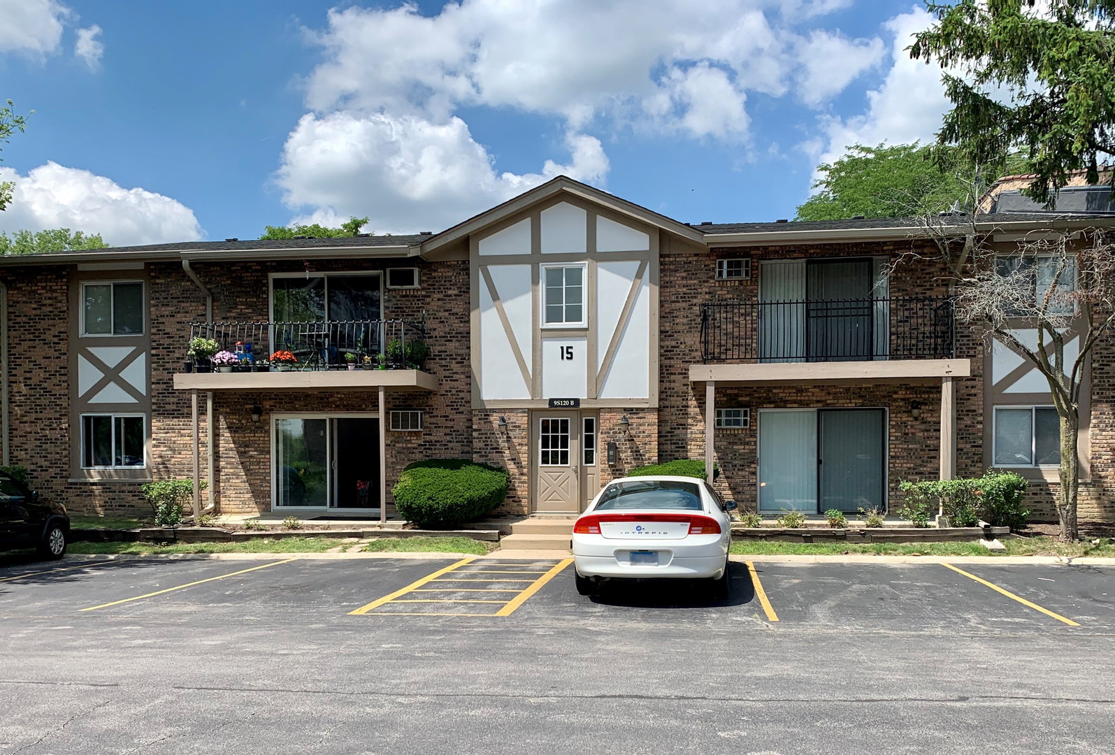 Homes for sale in the Stratford Green subdivision Willowbrook