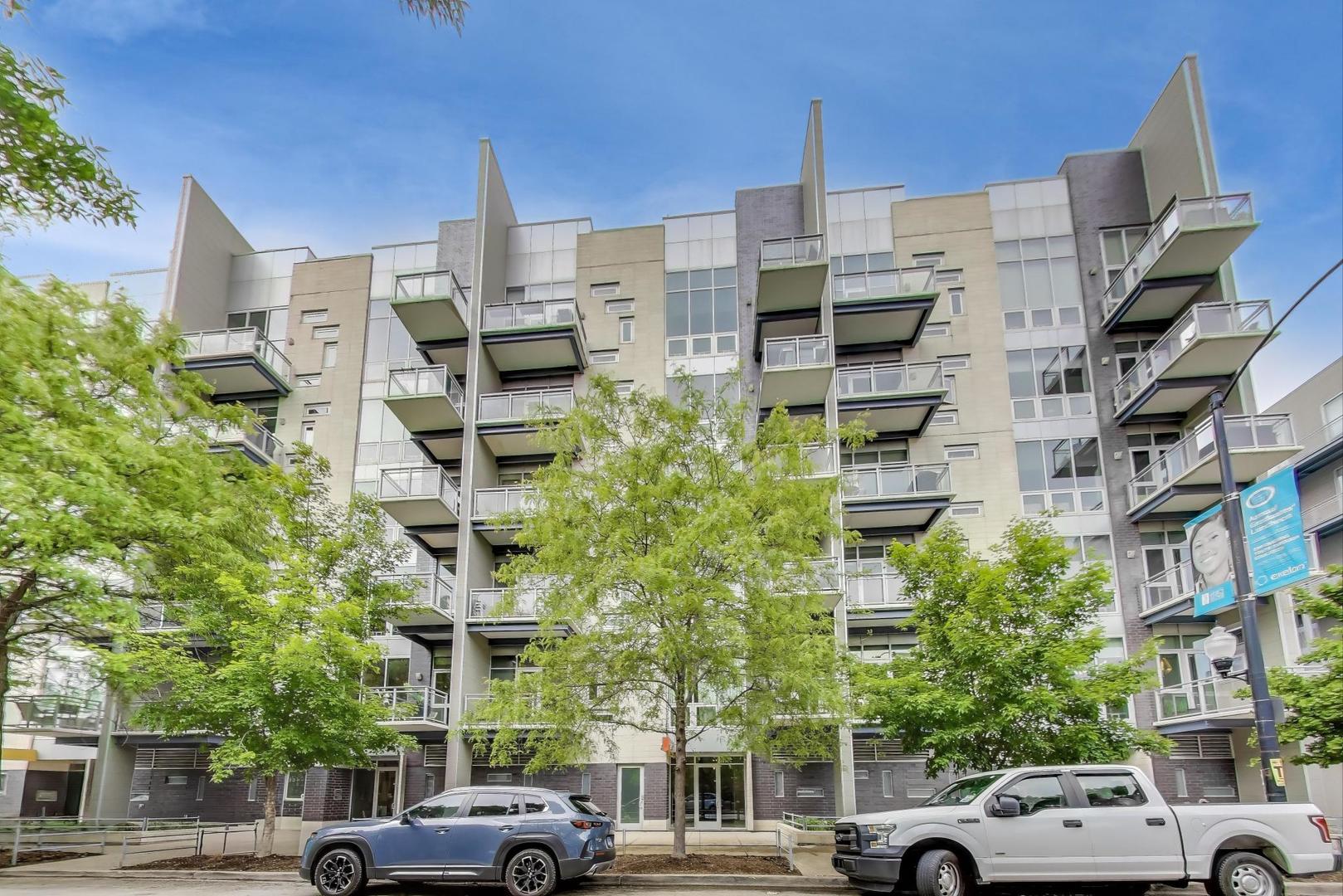 1120 W. Adams #4W
