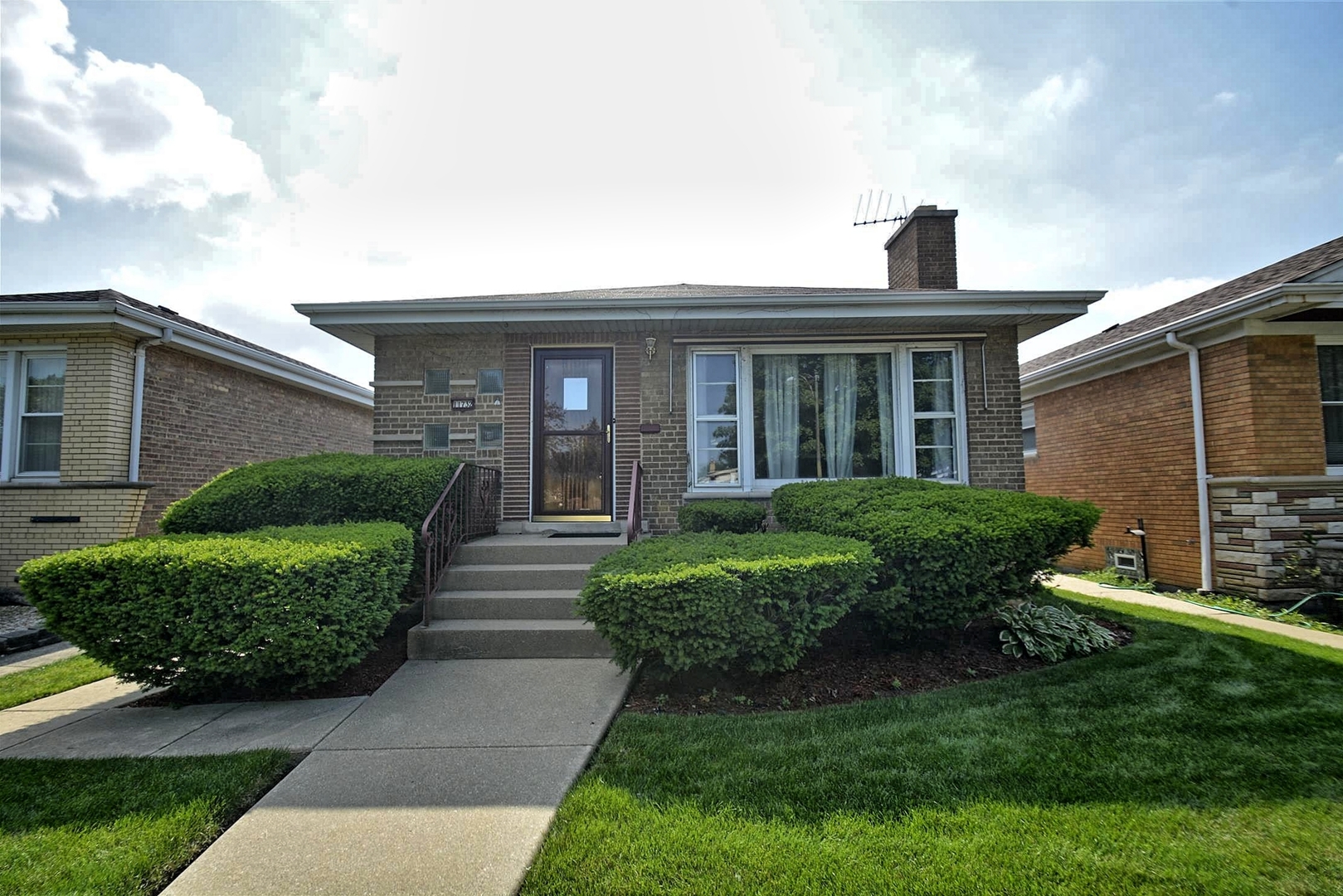 Beverly Woods Real Estate & Beverly Woods Chicago Information