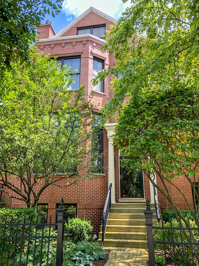 Homes for sale in the The Glen subdivision Glenview, Illinois Real Estate