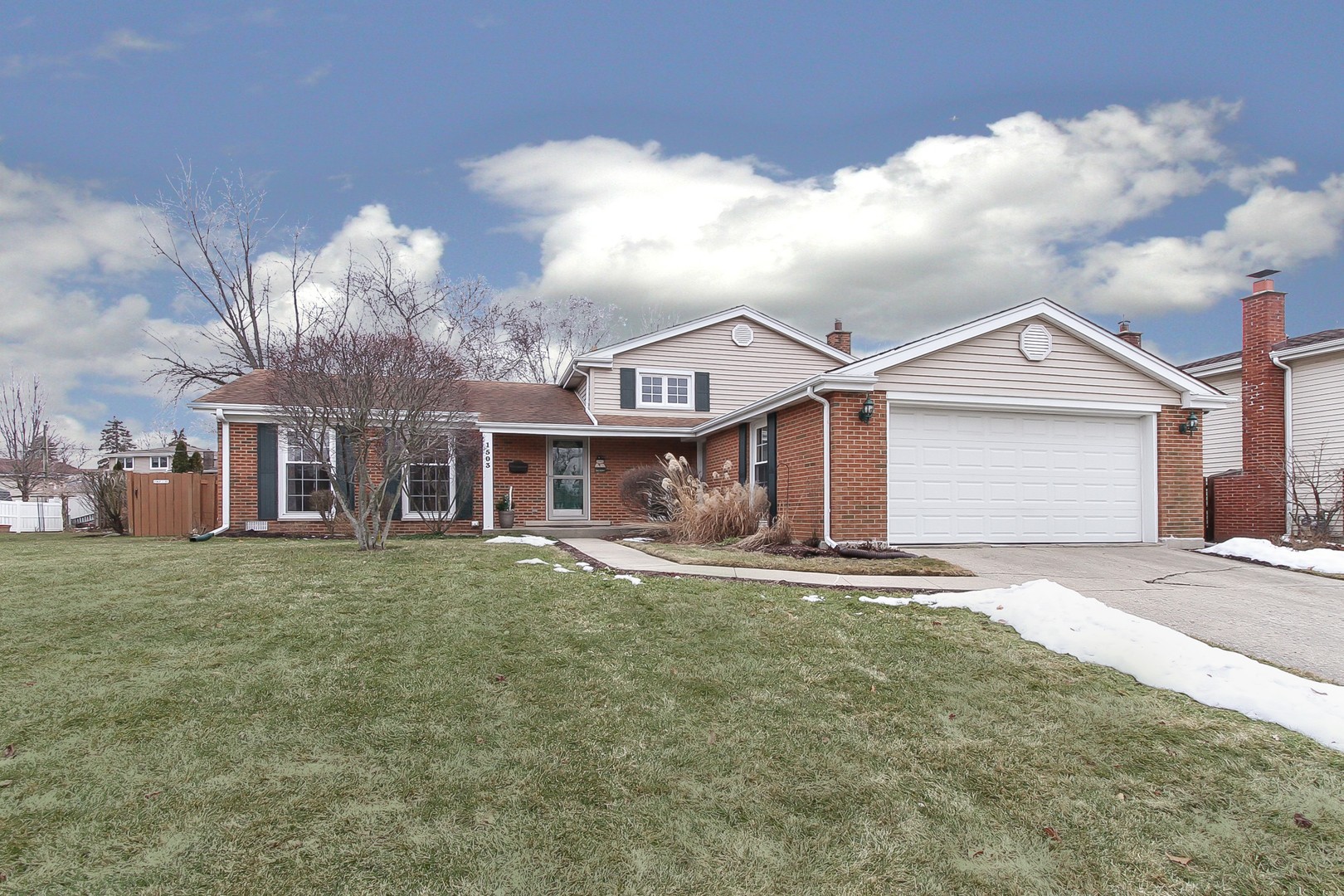 Homes for sale in the Greenbrier subdivision Arlington Heights