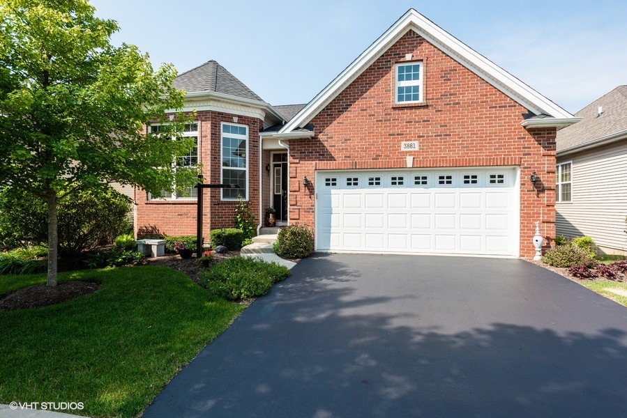 3881 Kingsmill, Elgin, Illinois