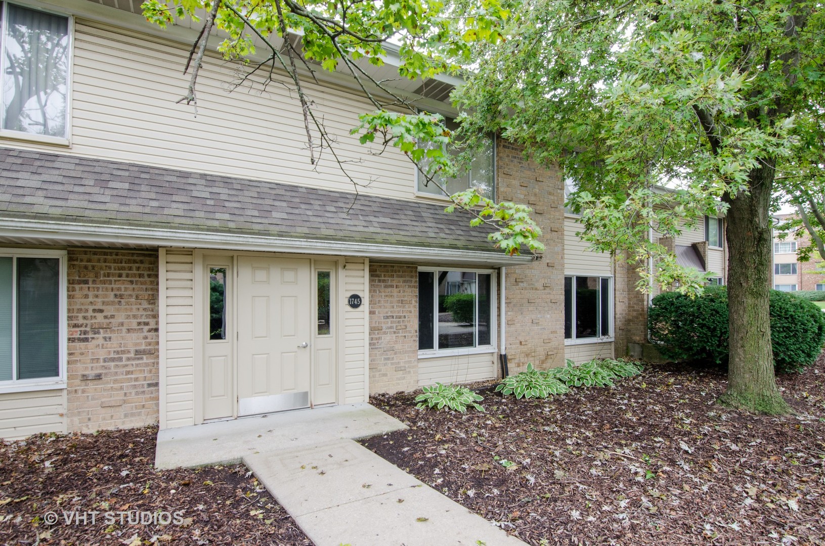 Homes for sale in the Moon Lake Village subdivision Hoffman Estates