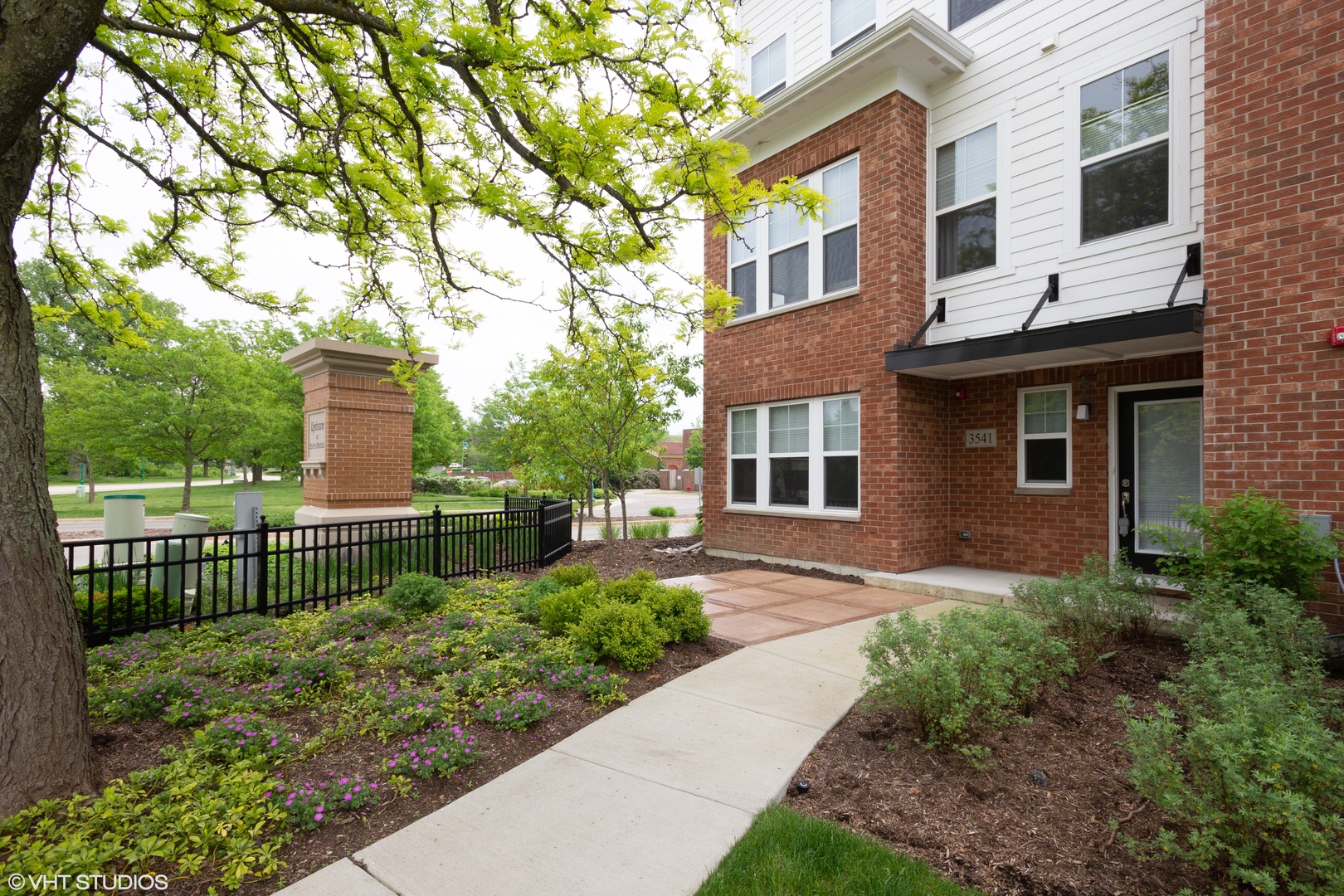 Condos for sale in Woodridge, Illinois Woodridge MLS Woodridge Real