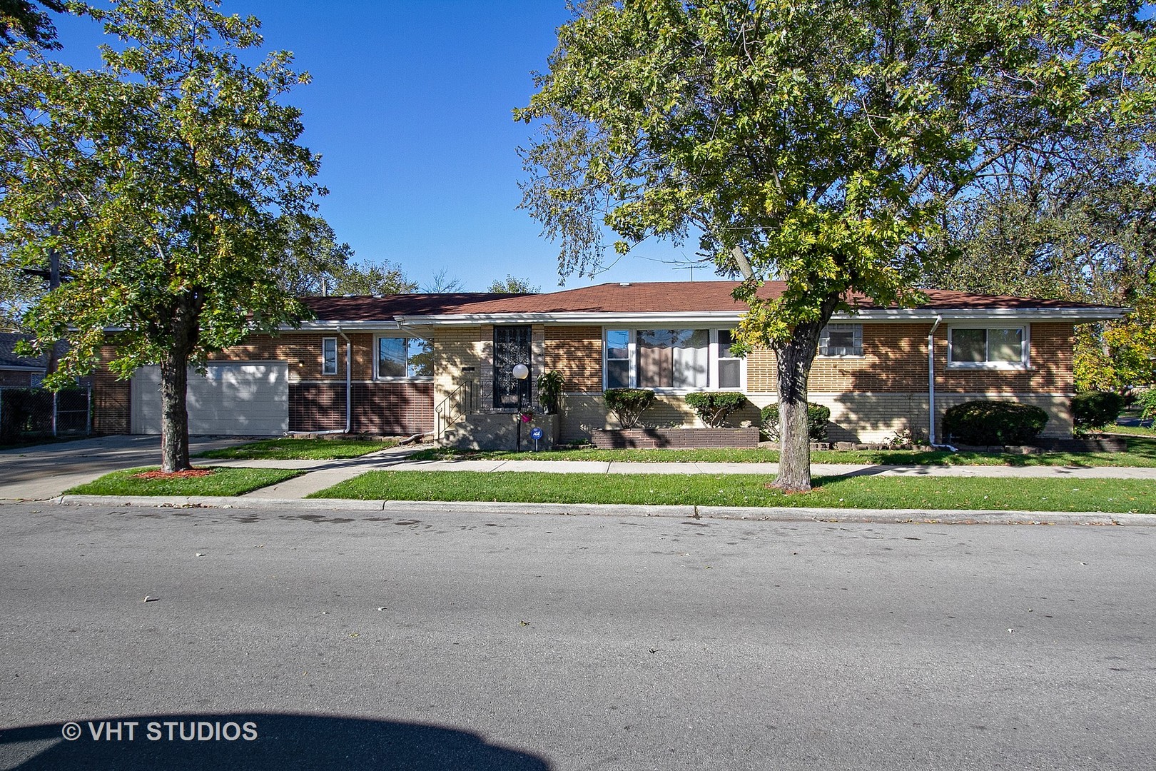 Longwood Manor Real Estate & Longwood Manor Chicago Information