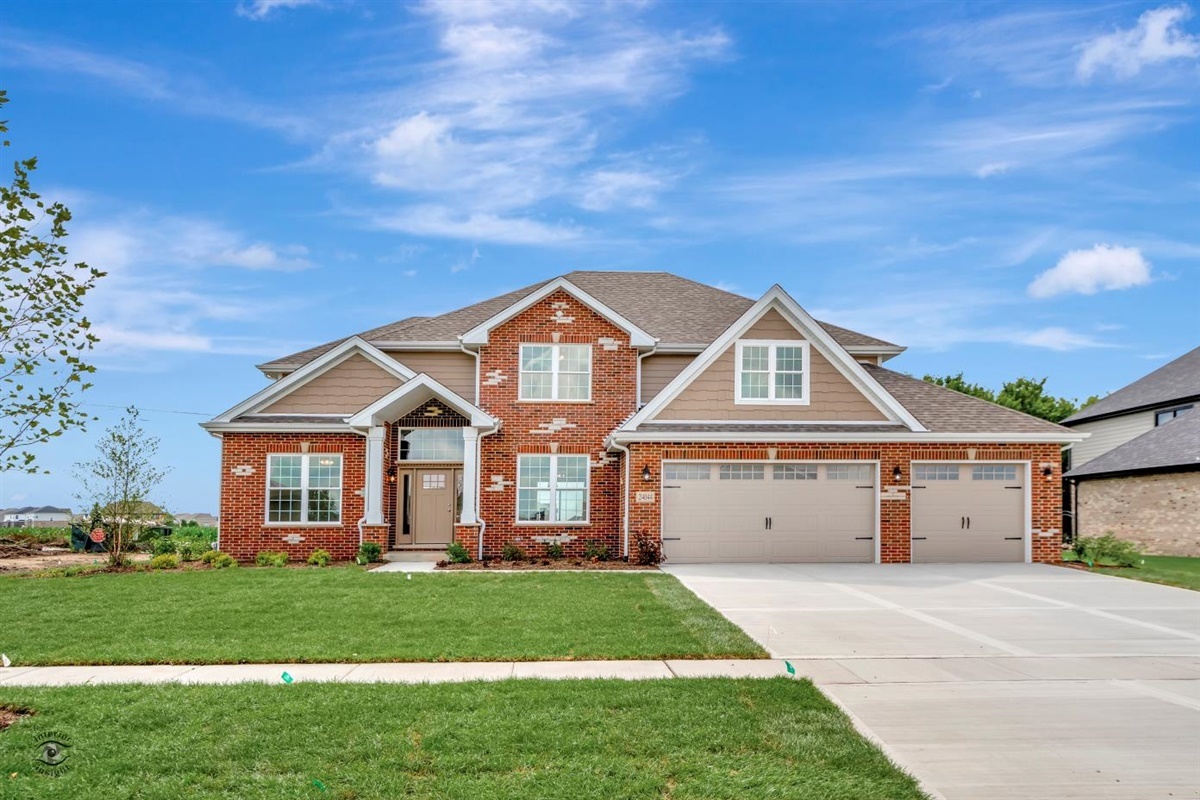 Homes for sale in the Sunset Lakes subdivision Manhattan, Illinois