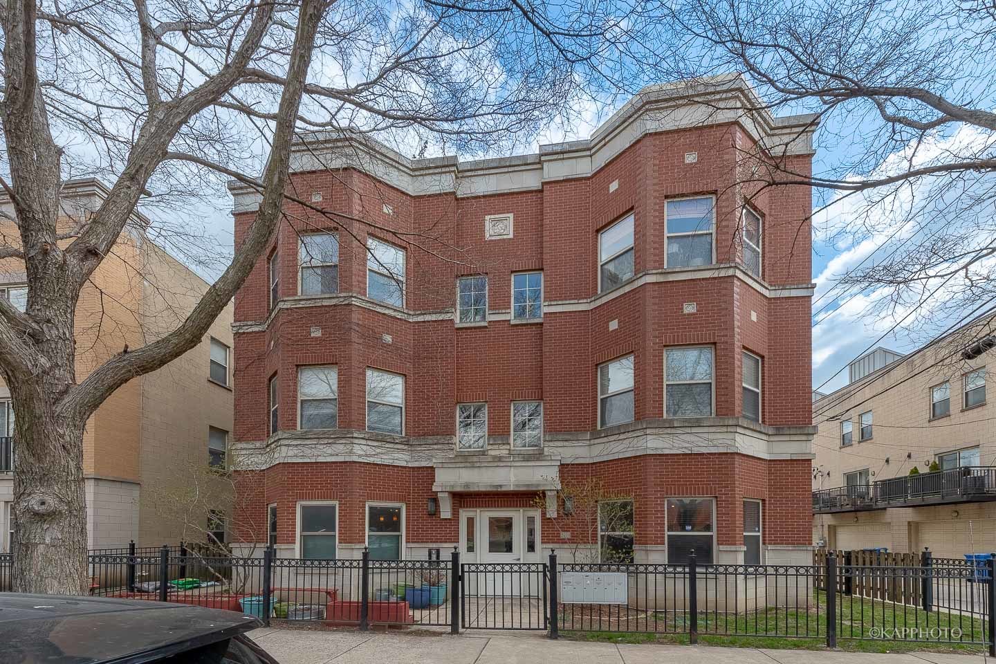 1039 S Lytle Street, Unit 302, Chicago, Il 60607