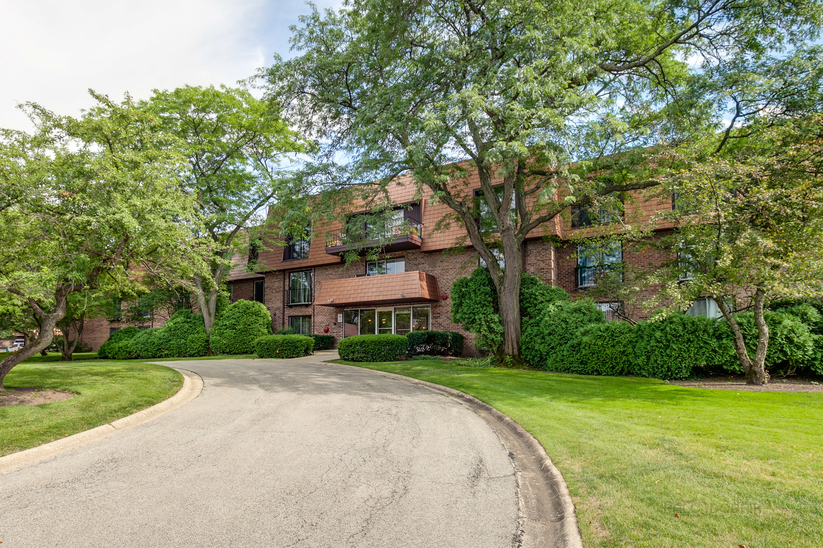 Homes for sale in the Normandy Hill subdivision Northbrook, Illinois