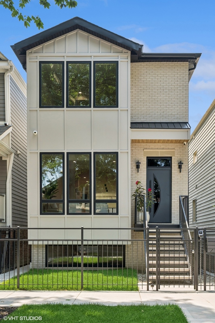 3040 N. Hoyne
