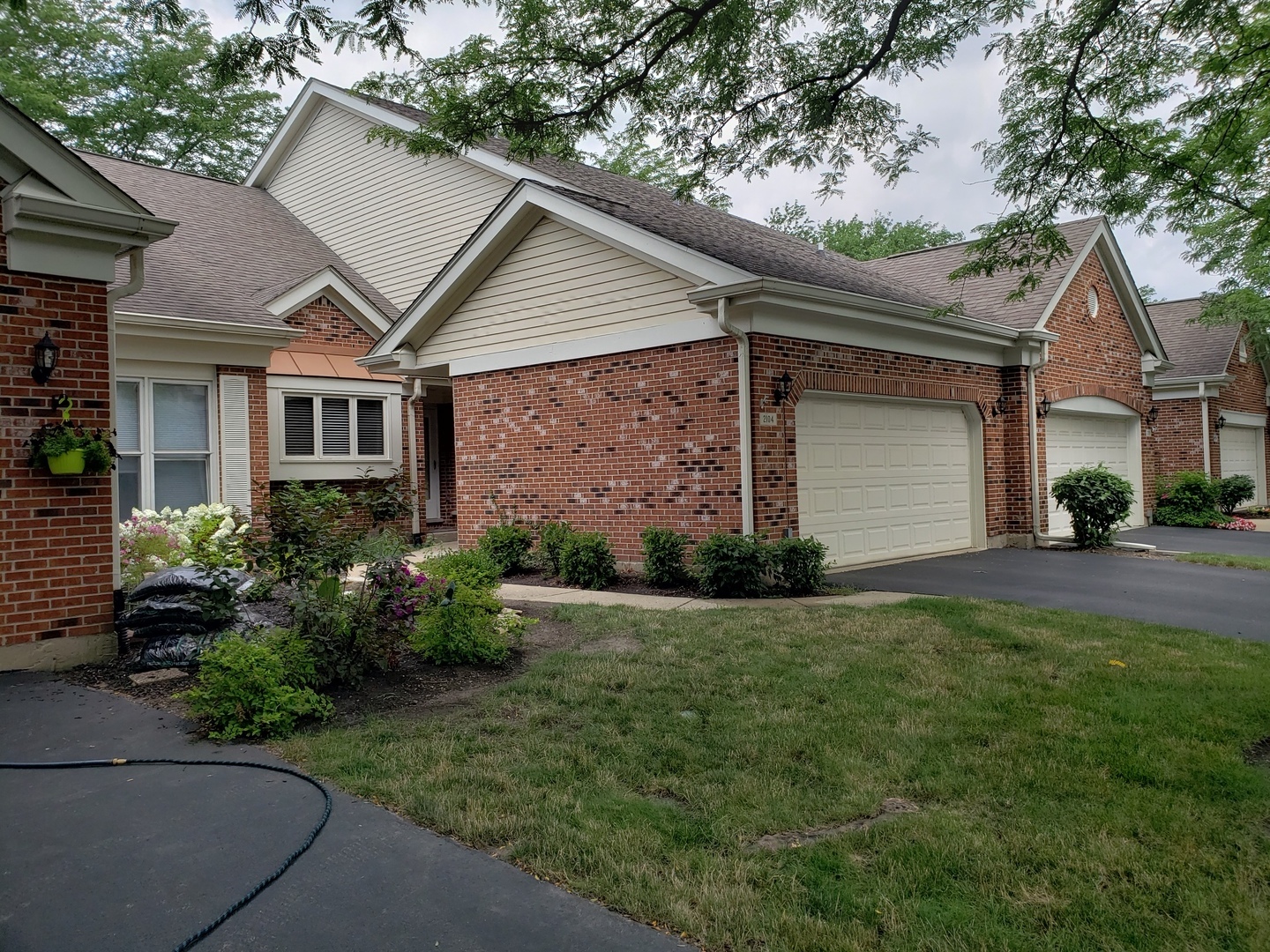 2104 N Coldspring Road, Arlington Heights, Il 60004