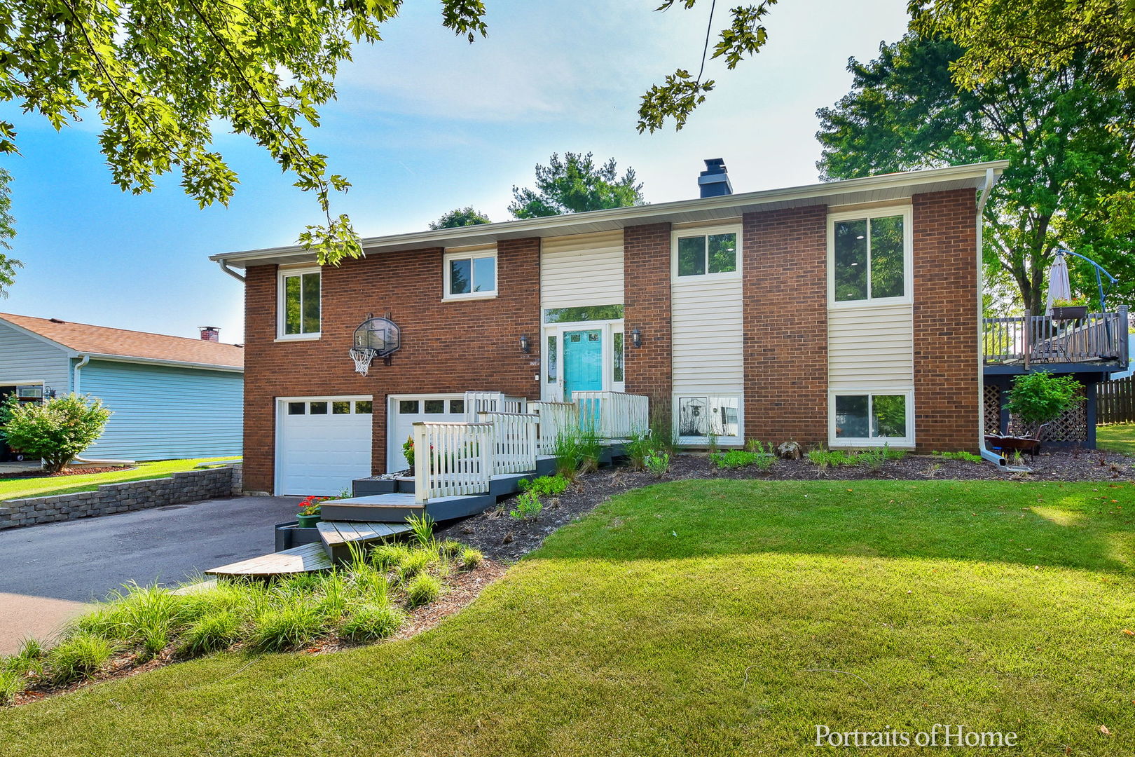 Homes for sale in the Woodgate subdivision Sycamore, Illinois Real Estate