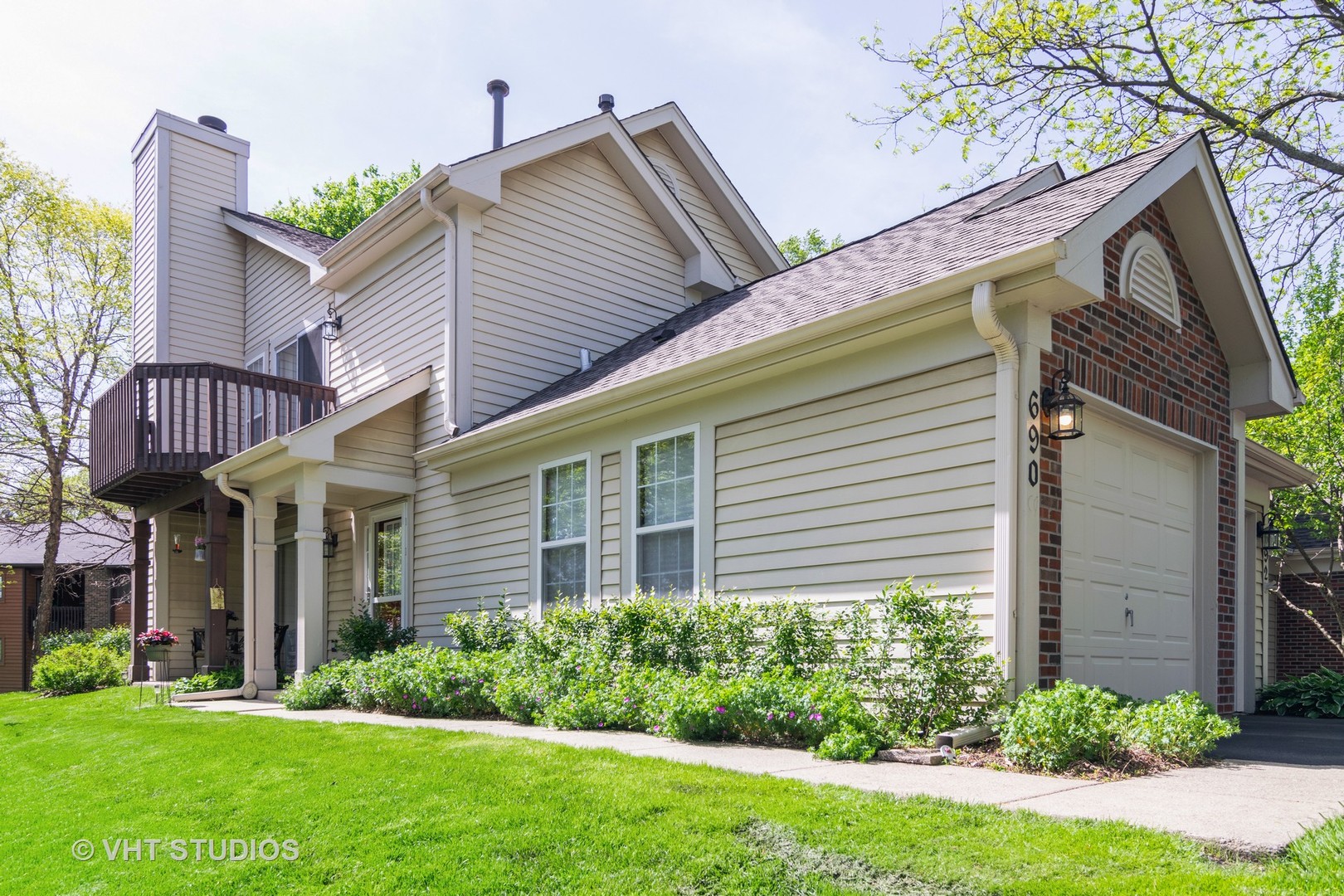 690 Shady Oaks, ELGIN, Illinois